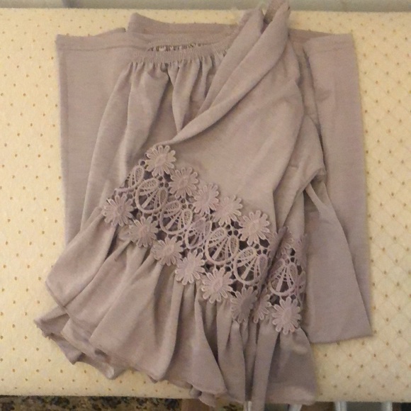 WinWin Ruffle Sleeve Tunic - Picture 8 of 10
